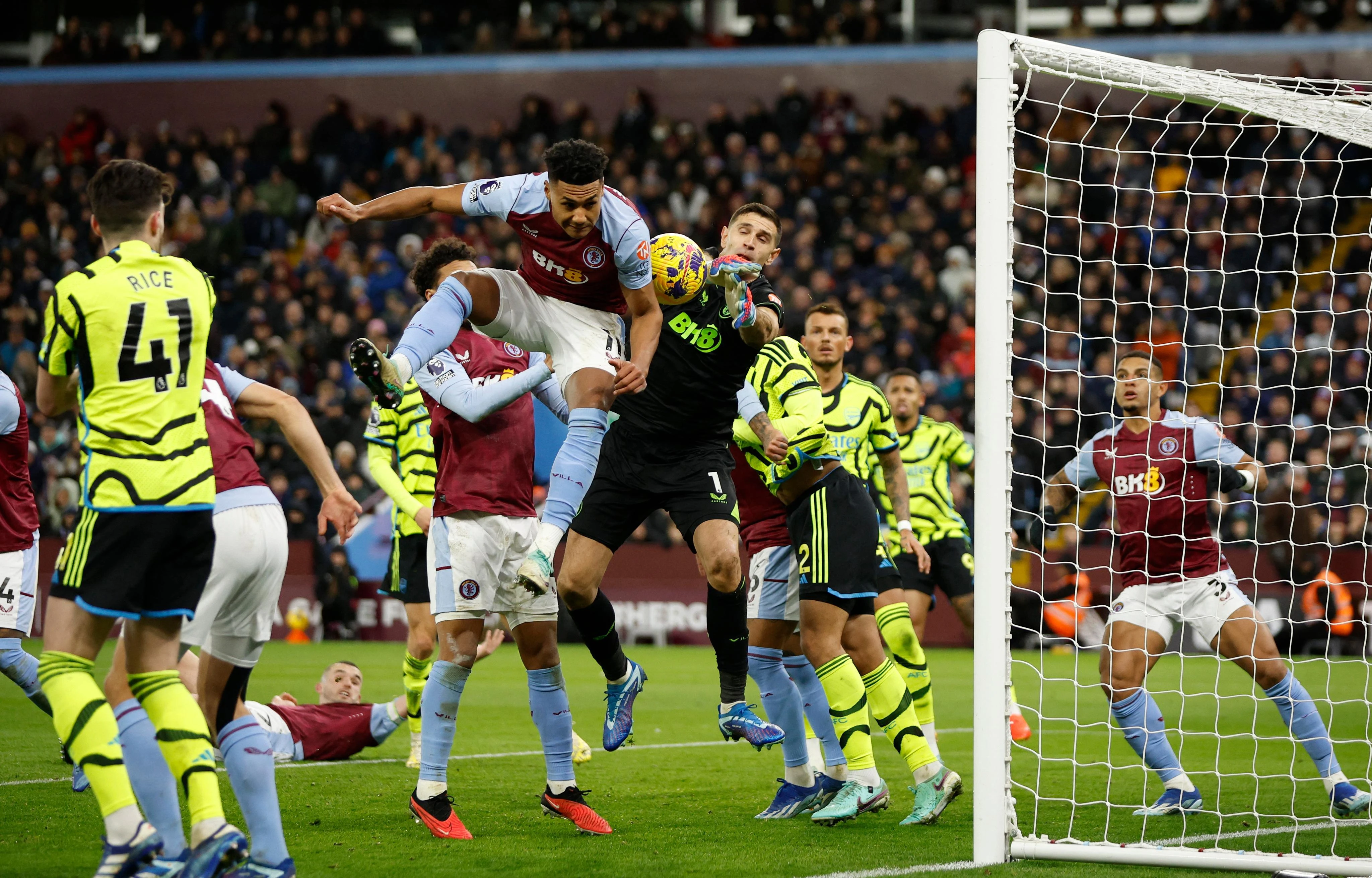 Aston Villa nakon Cityja srušila i Arsenal, debakl Manchester Uniteda