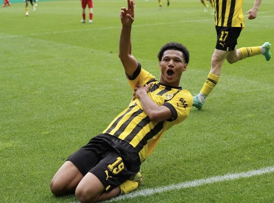 Borussia Dortmund 'aktivirala' 17-godišnjeg svjetskog prvaka