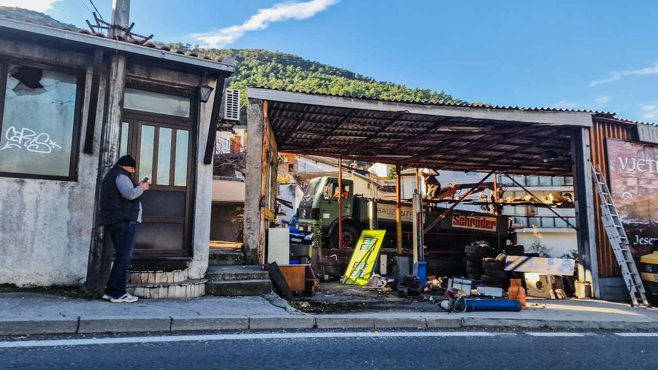 Mostar: Nestaje nekadašnja auto-praona na Balinovcu
