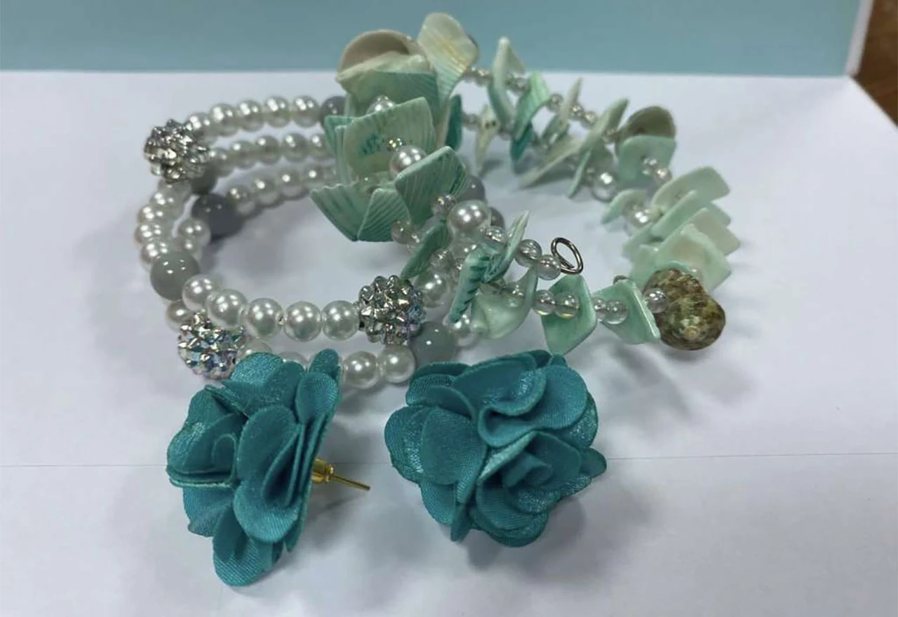 Mostar: Žene kroz radno-okupacijske terapije kreirale nakit, sapune i pletiva