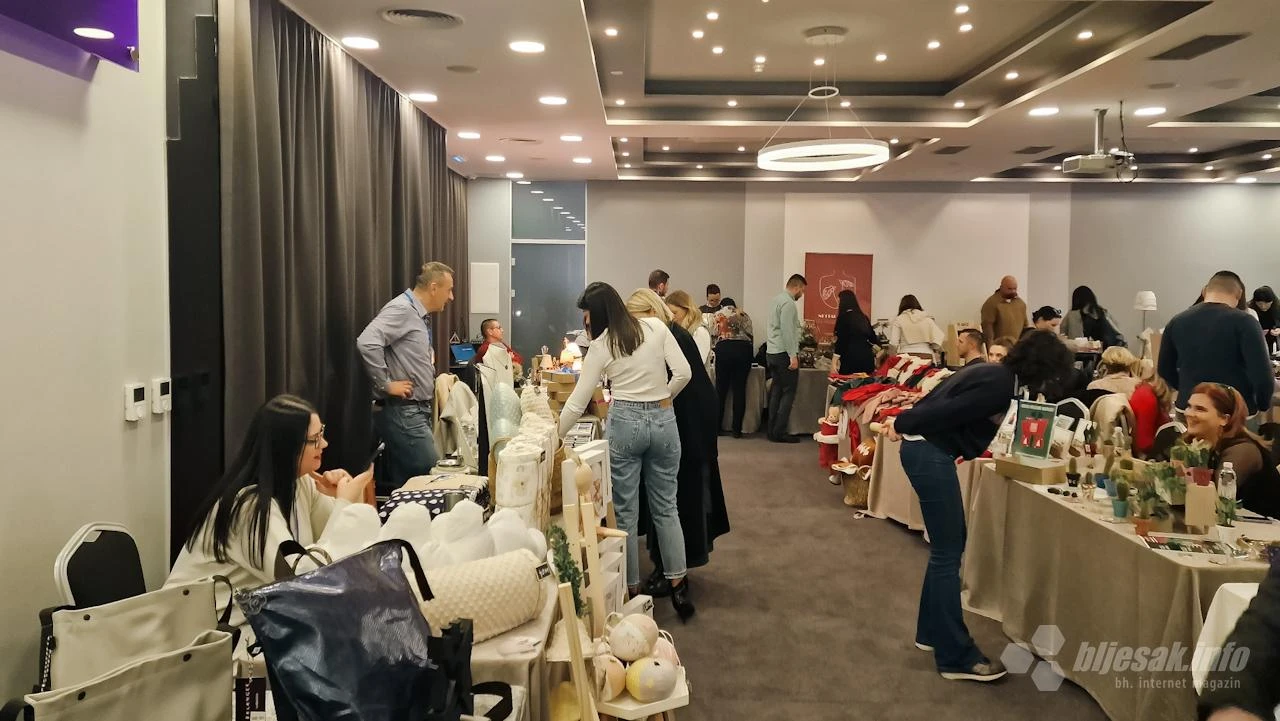 FOTO | Mostar - Kreativci predstavili svoje radove na sajmu RUKE. Art Bazaar