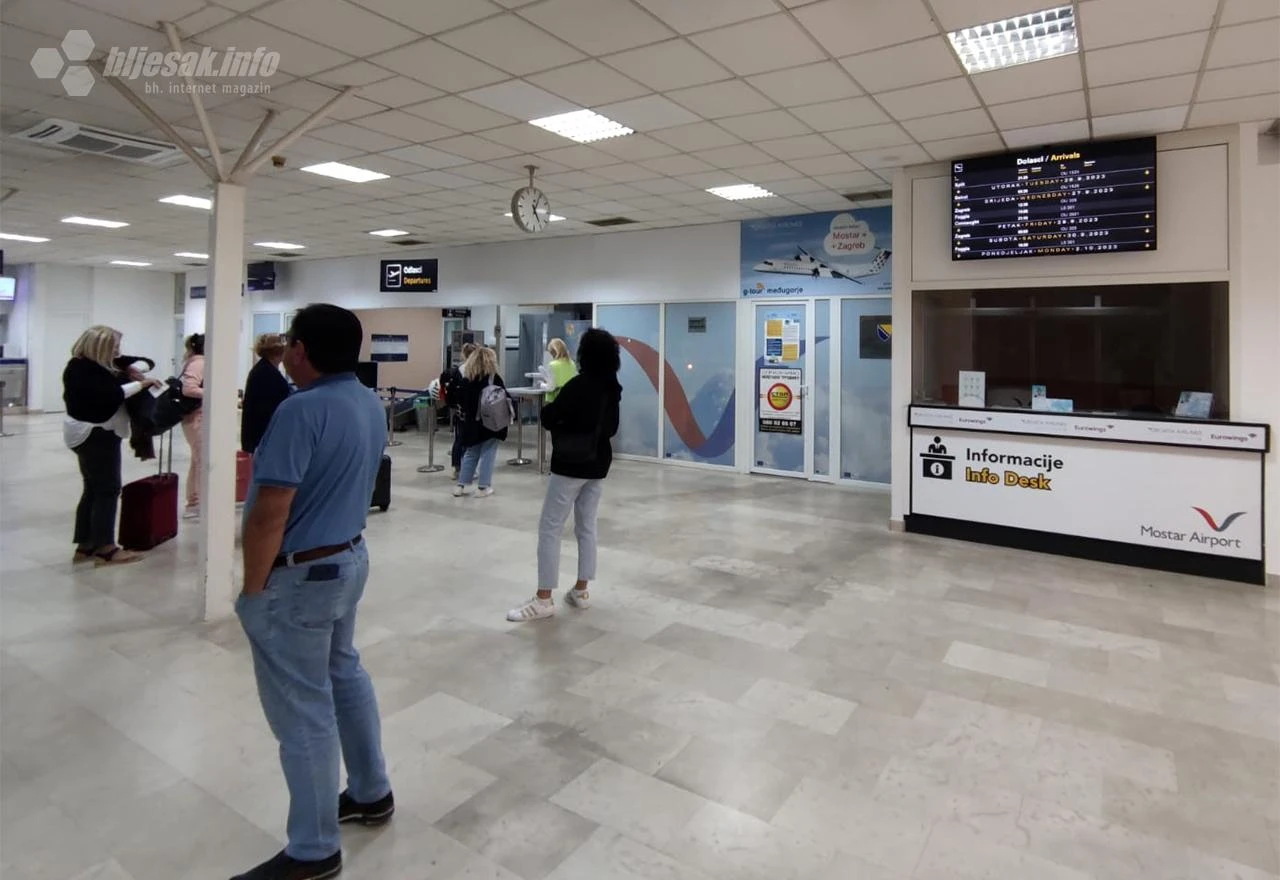 Plemići umjesto u Mostar sletjeli u Split
