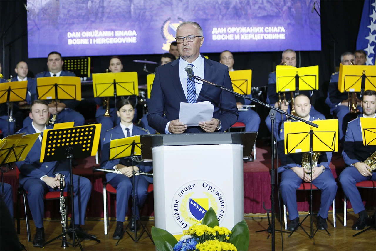 Helez: Oružane snage BiH jače nego ikad
