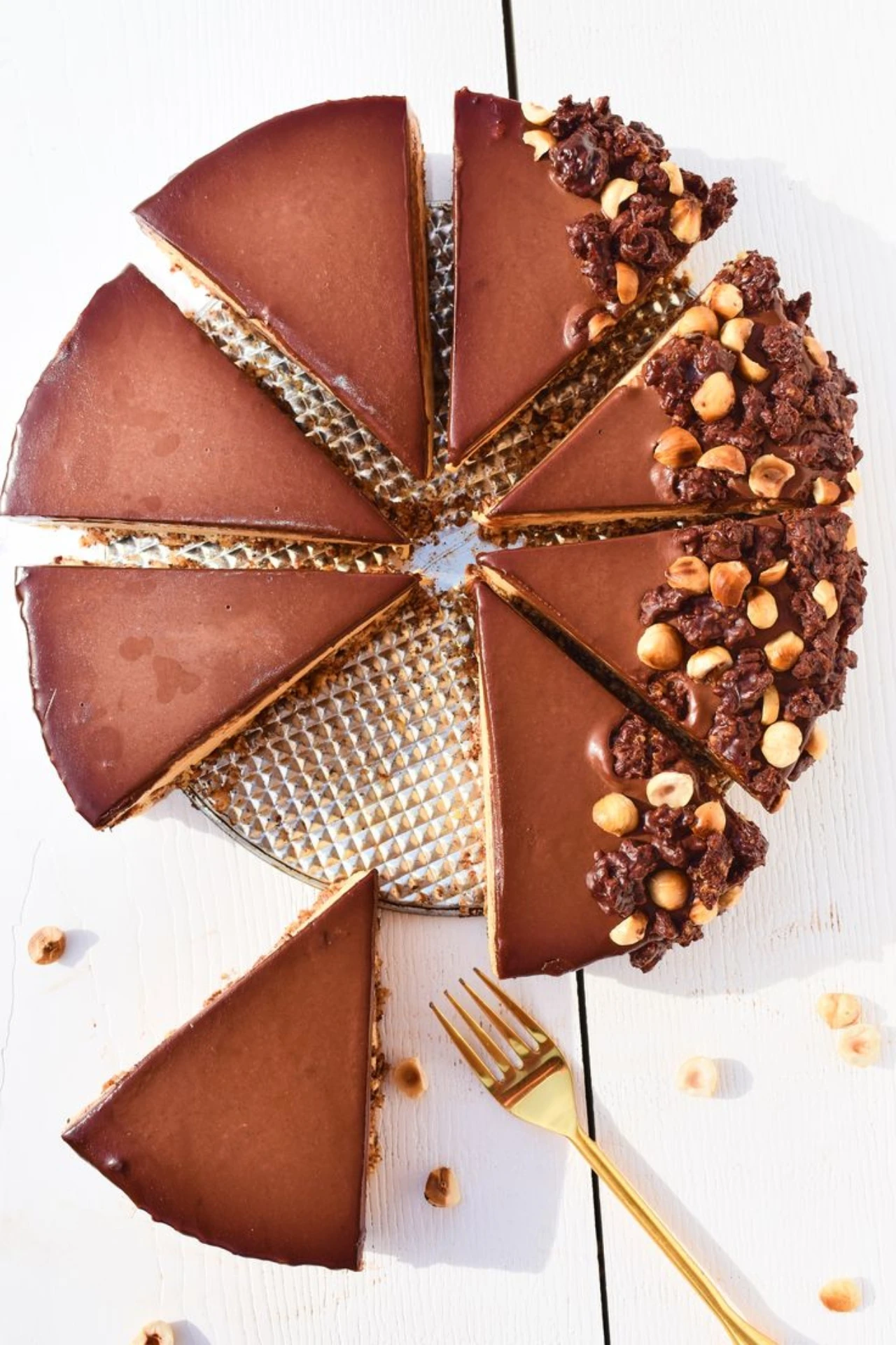 Jednostavna torta od lješnjaka i čokolade
