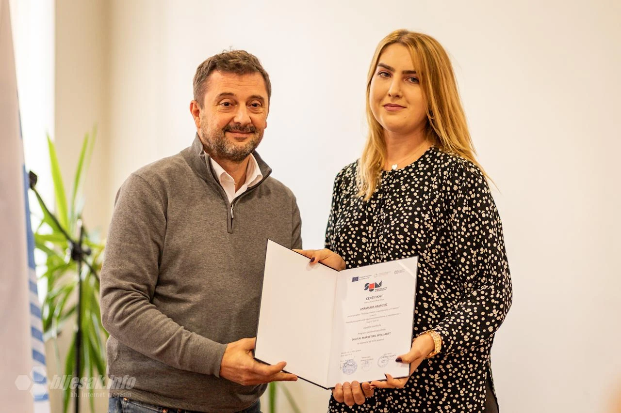 Certifikati u rukama: Mladi digitalni stručnjaci spremni za tržište