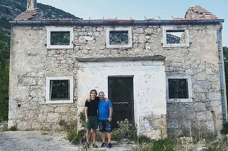 Tri Kineskinje posjetile rodnu kuću Luke Modrića i ostale šokirane prizorom
