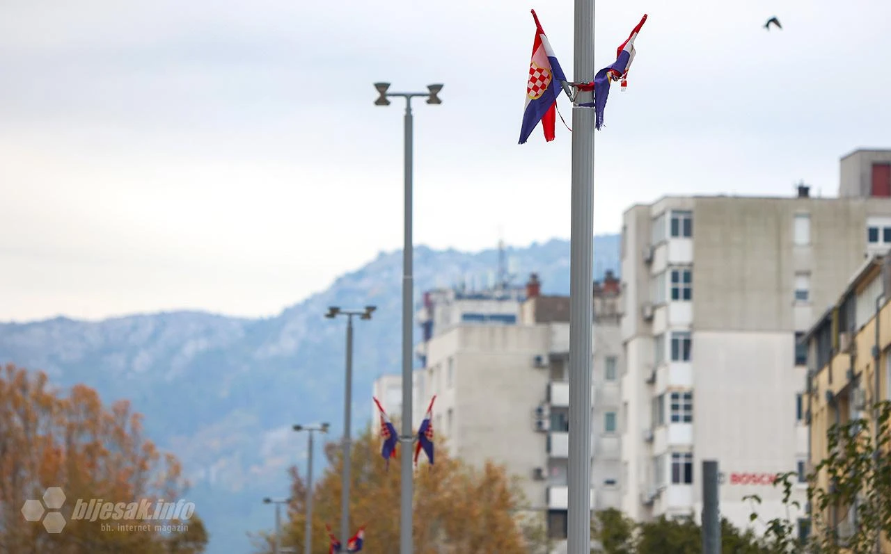 Tiha mostarska granica između države i "moje države"