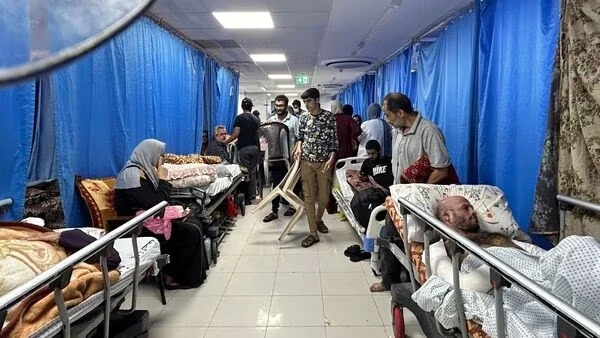Humanitarni tim posjetio bolnicu u Gazi - Zona smrti, ispred ulaza masovne grobnice