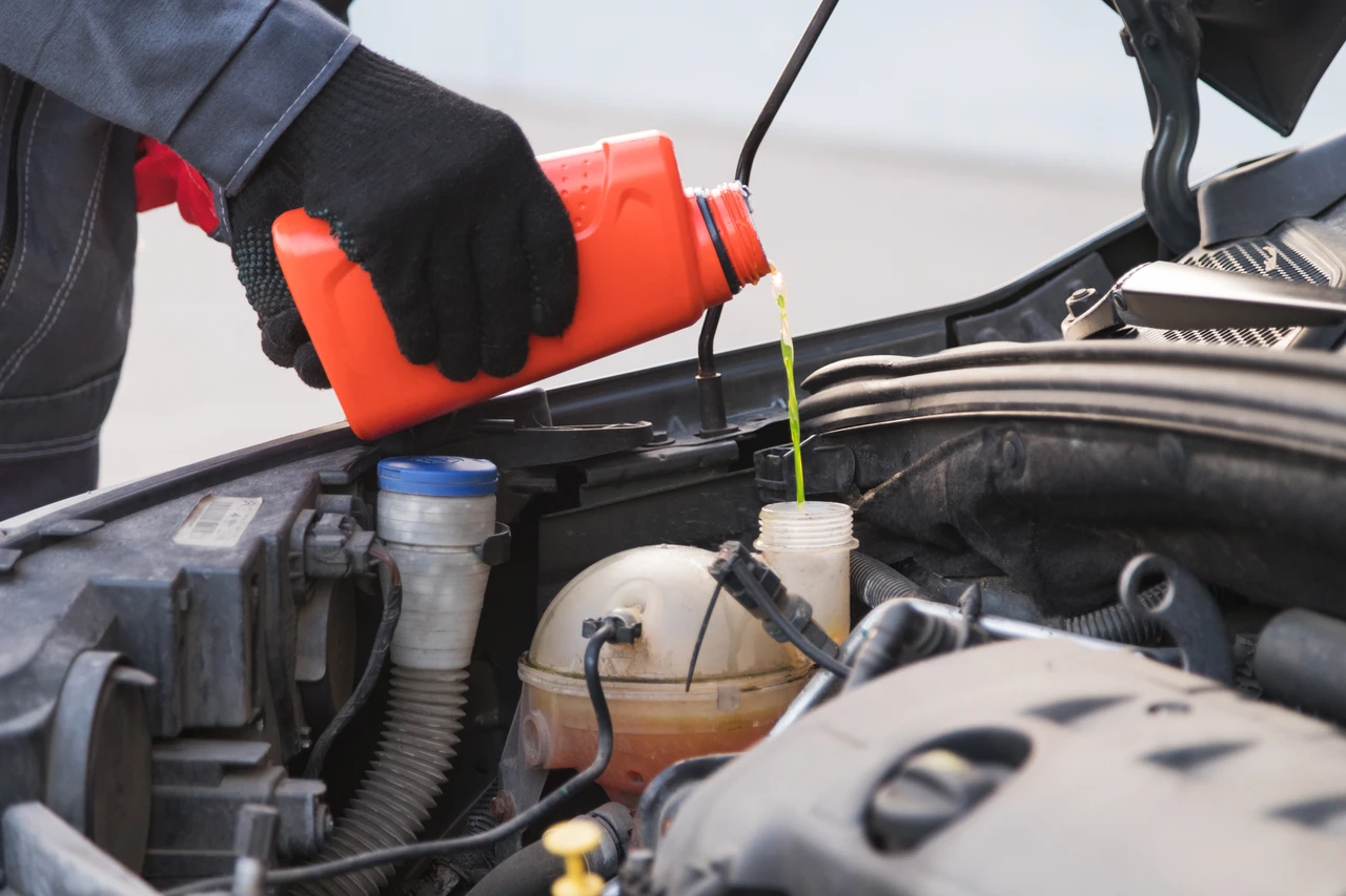 Četiri načina da testirate antifriz u svom automobilu