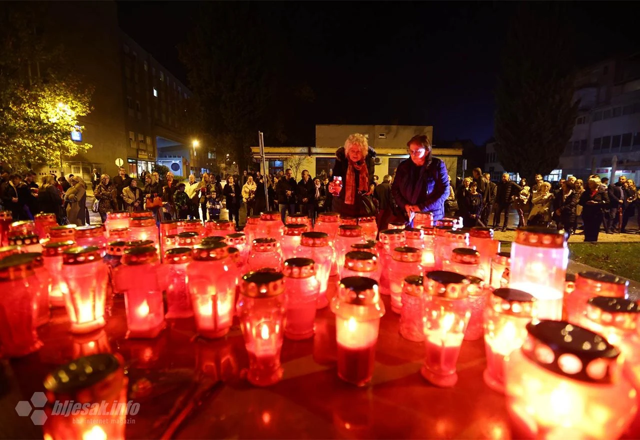 Mostar za Vukovar - Paljenje svijeća u znak sjećanja na žrtve grada heroja