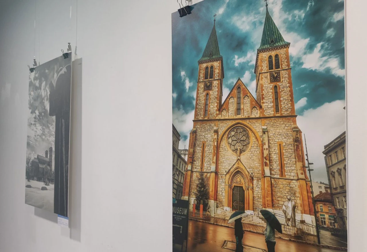 Mostar: Nacionalni spomenici BiH predstavljeni kroz izložbu fotografija