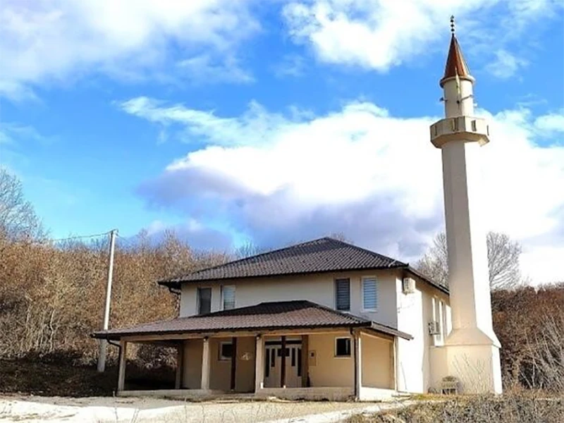 Obitelj Trlin: 'Prijetnje Islamske zajednice neće nas spriječiti da vratimo našu zemlju'
