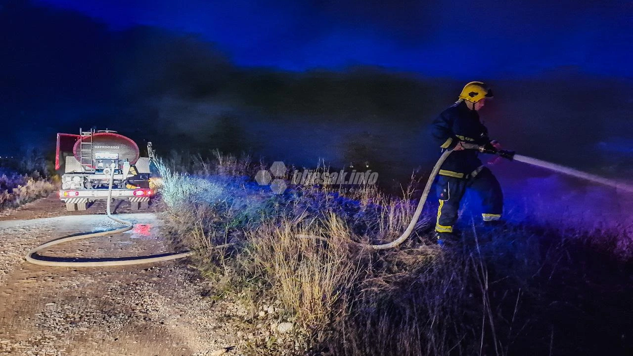 Jasenica - Požar pored šljunkare, čule se i detonacije