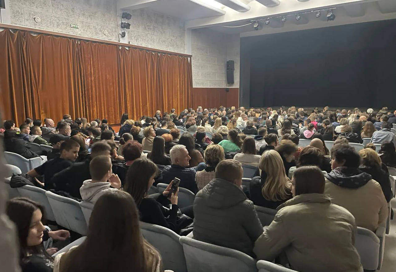 Premijera predstave "Nema me" napunila dvoranu i oduševila publiku