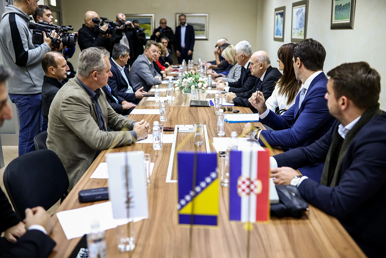 Dinamična sjednica HNS-a: 'Kod nas je uvijek problem tih sitnih detalja'
