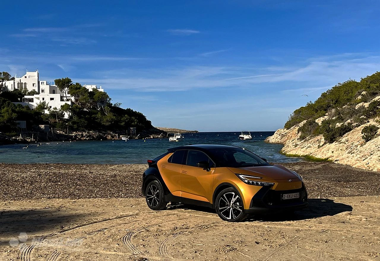 Stigla je nova Toyota C-HR, vadite novce iz čarape!