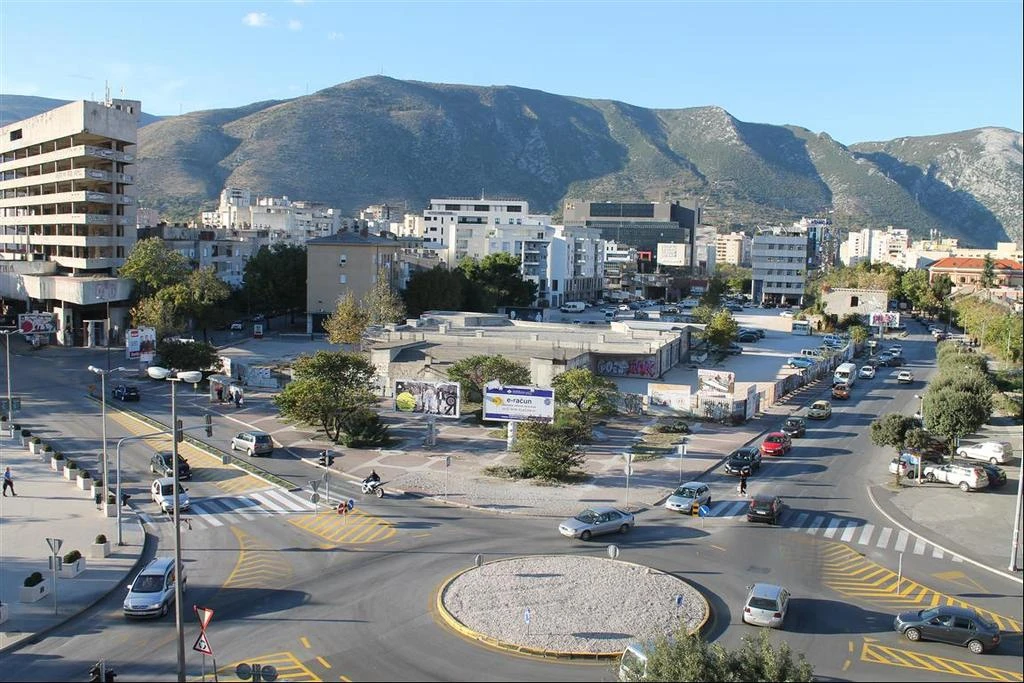 Svi mostarski trgovi i trgovanja