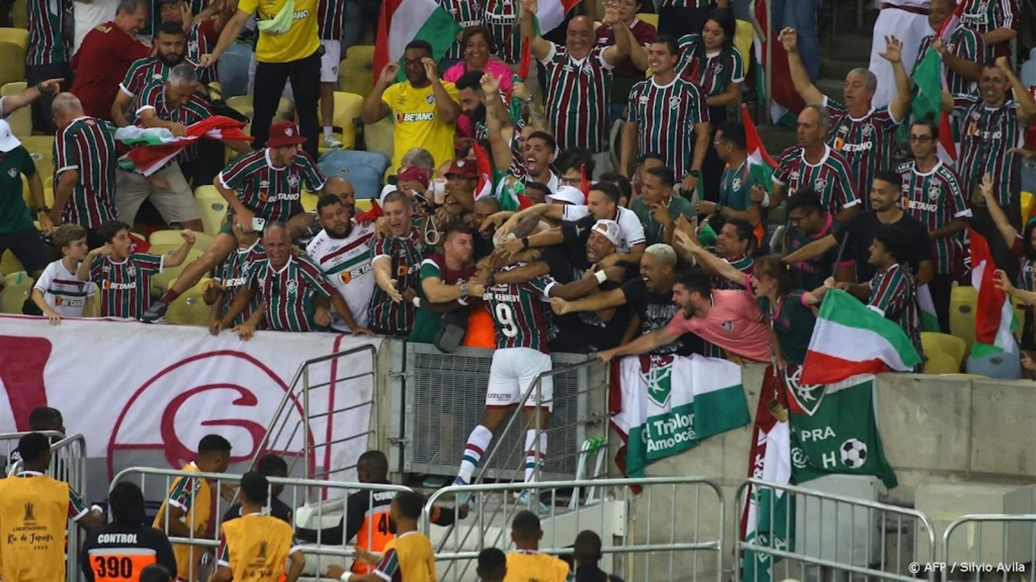 Kennedy heroj, Marcelo i Melo u suzama