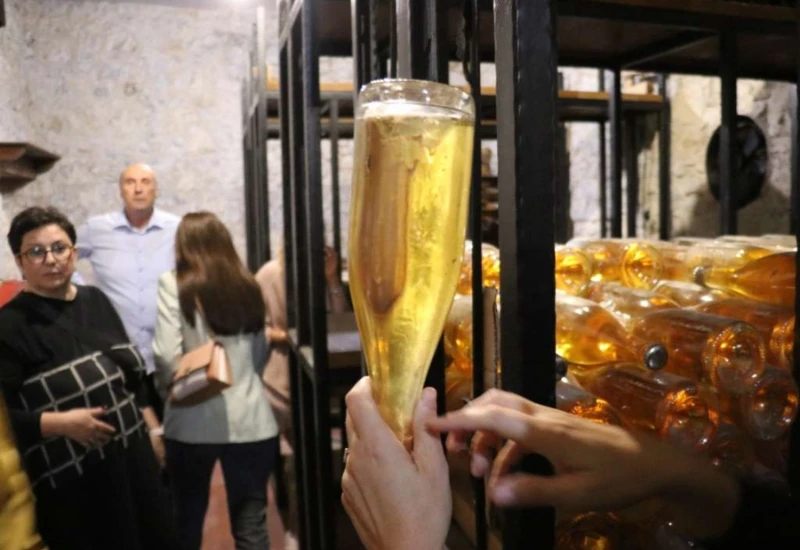 U Domanovićima proizveden ekskluzivni hercegovački pjenušac sa zlatom
