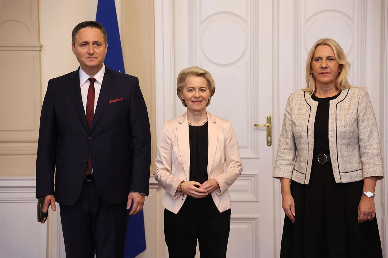 Von der Leyen doputovala u Sarajevo, na sastanku sa članovima Predsjedništva BiH