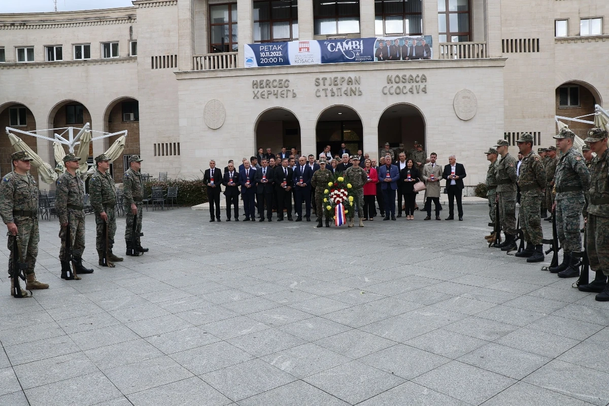 Svi sveti i Dušni dan u Mostaru: 'Prigoda da se sjetimo onih koji su ugradili sebe u našu slobodu'