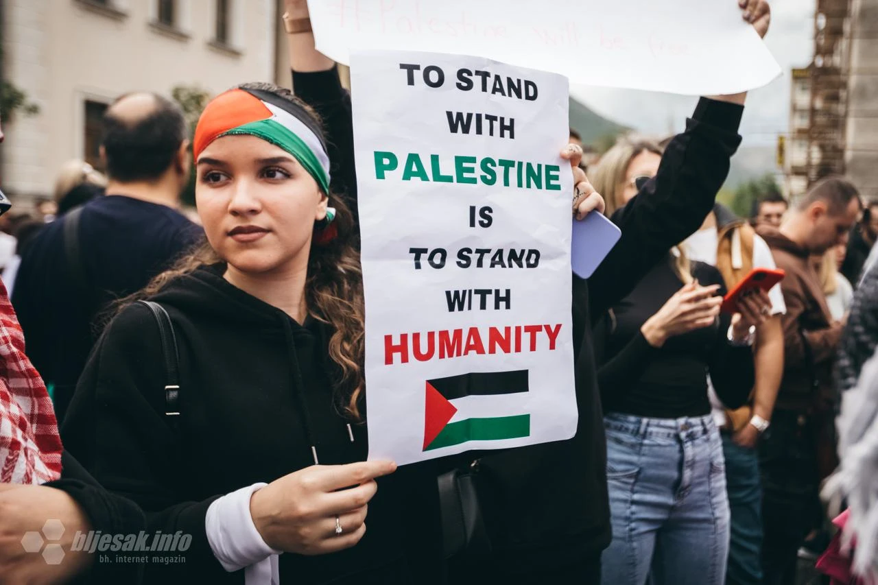 Galerija fotografija sa skupa podrške Palestini u Mostaru