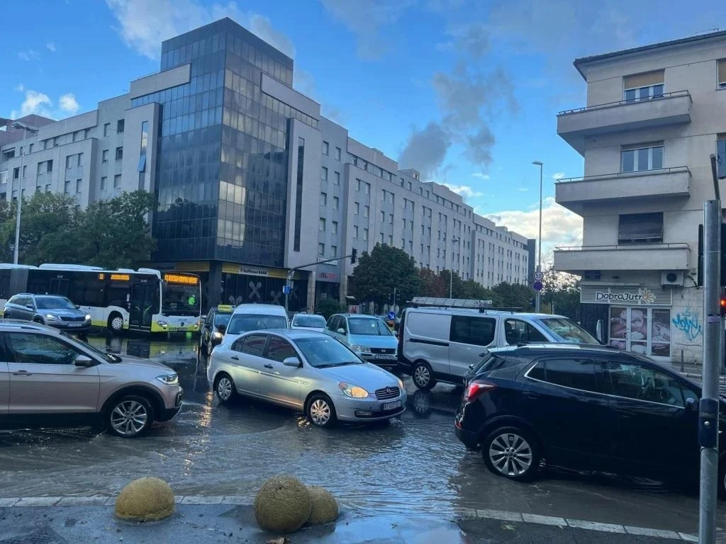 Nevrijeme pogodilo Split, u prometu nastao potpuni kaos