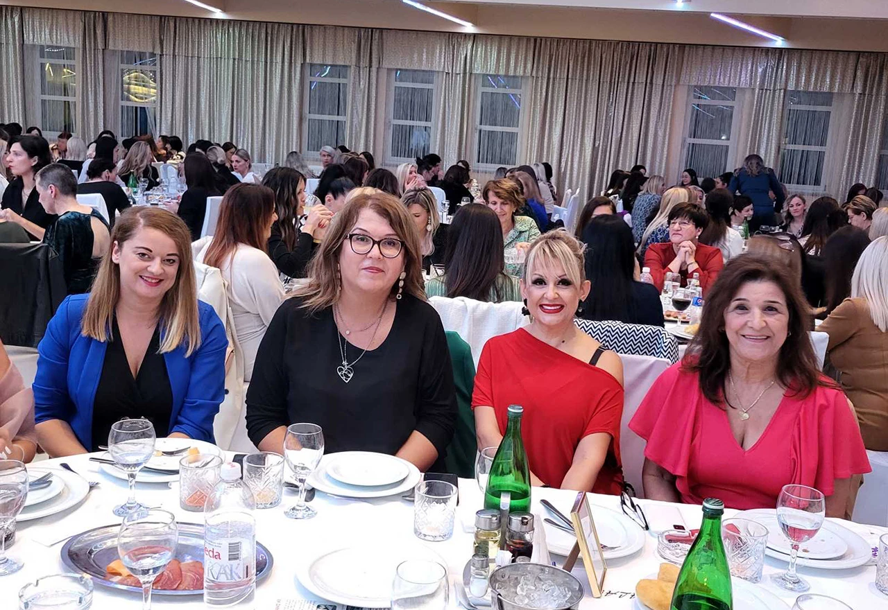 700 žena HDZ-a na donatorskoj večeri za Školske sestre franjevke