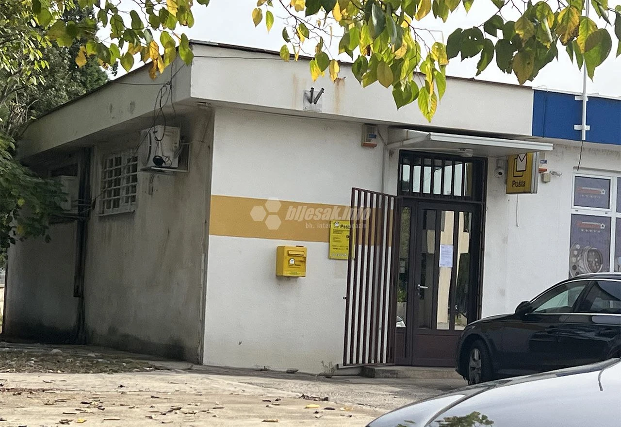 Mostar: Maskirani dvojac uz prijetnju pištoljem opljačkao poštu