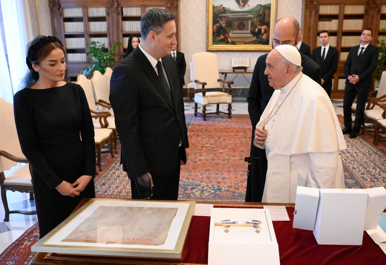 Bećirović pozvao papu Franju u BiH