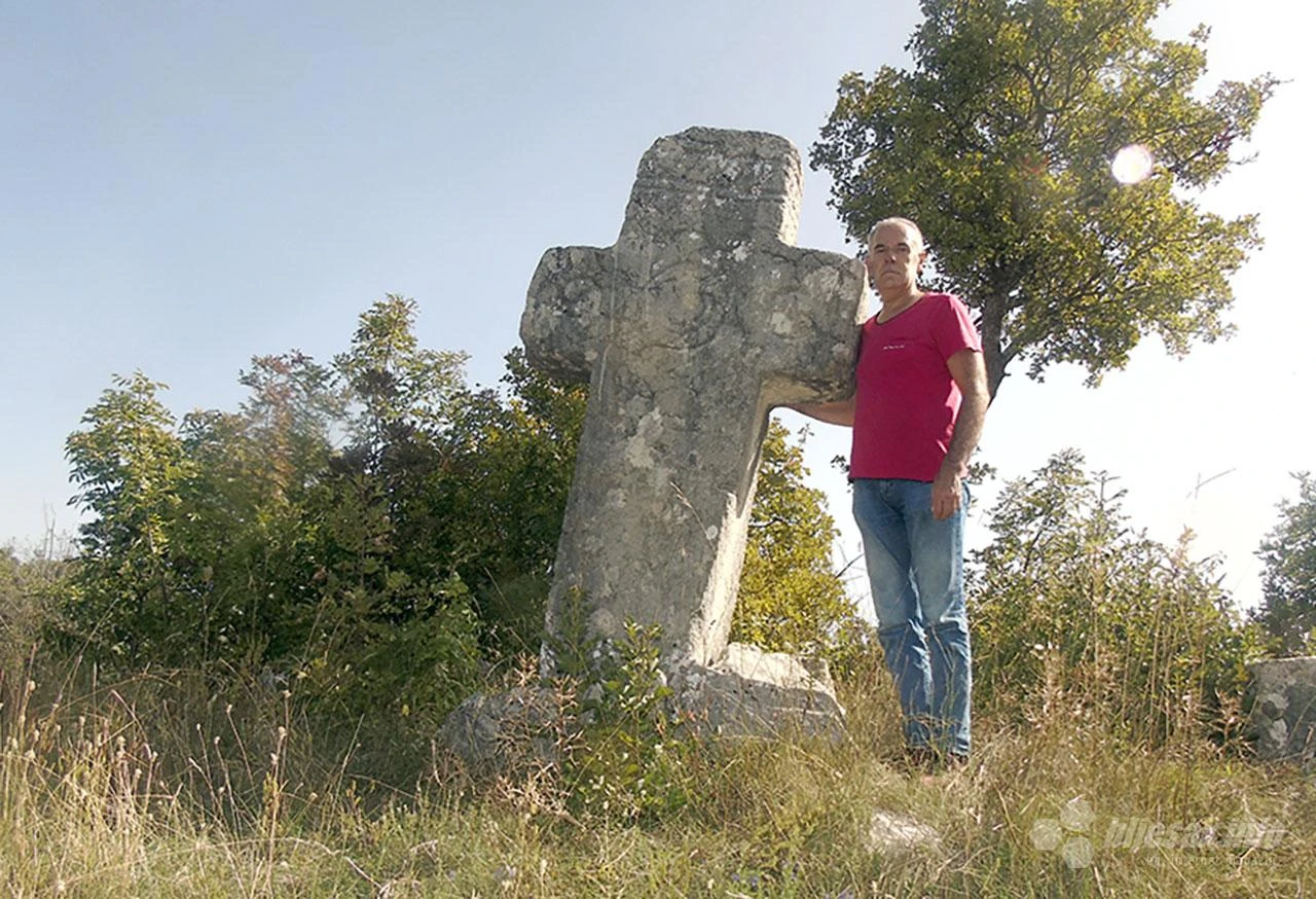 Podveležje, pitomina u kamenu svezana za nebesa