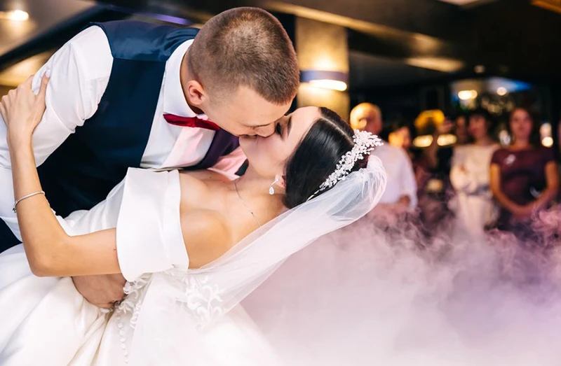 Nesvakidašnje vjenčanje - Preko 20 glazbenika iznenadilo mladoženju