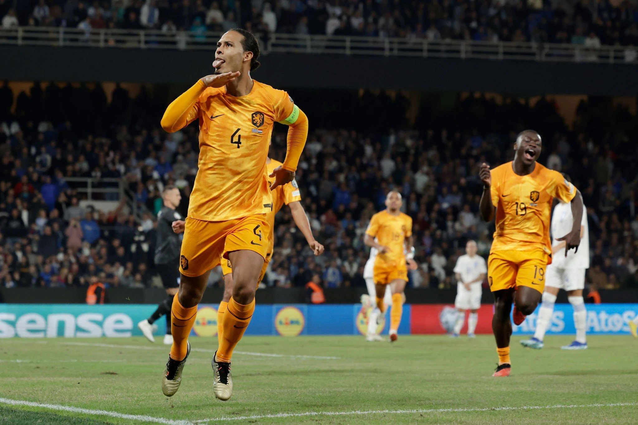 Van Dijk s bijele točke donio pobjedu Nizozemcima u Ateni