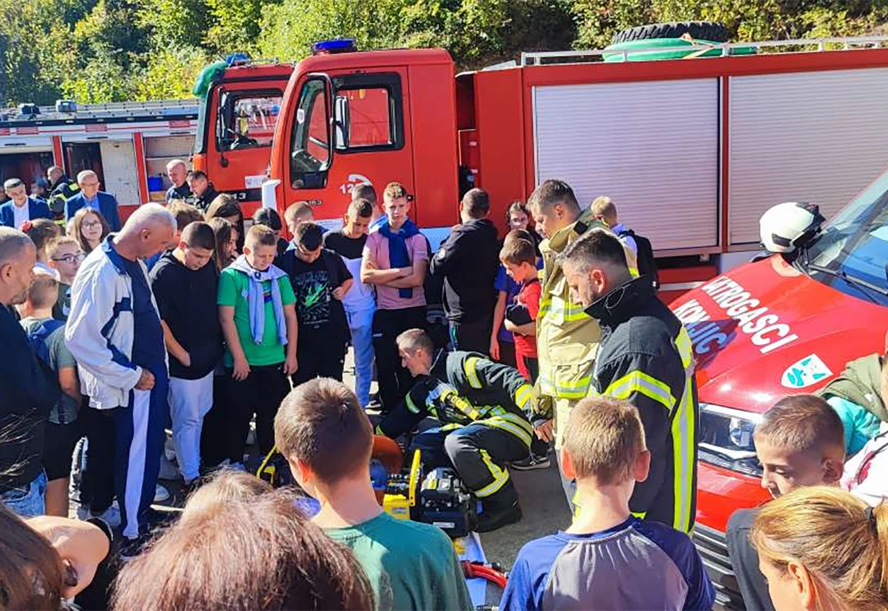 Konjički osnovci kroz vježbu učili o zaštiti od požara