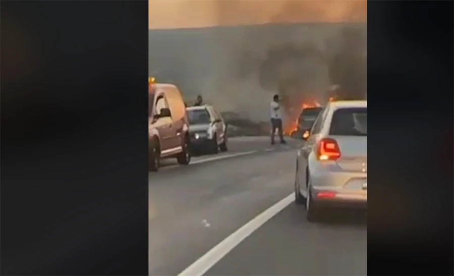Mostar: Gori auto, vatrogasci na intervenciji