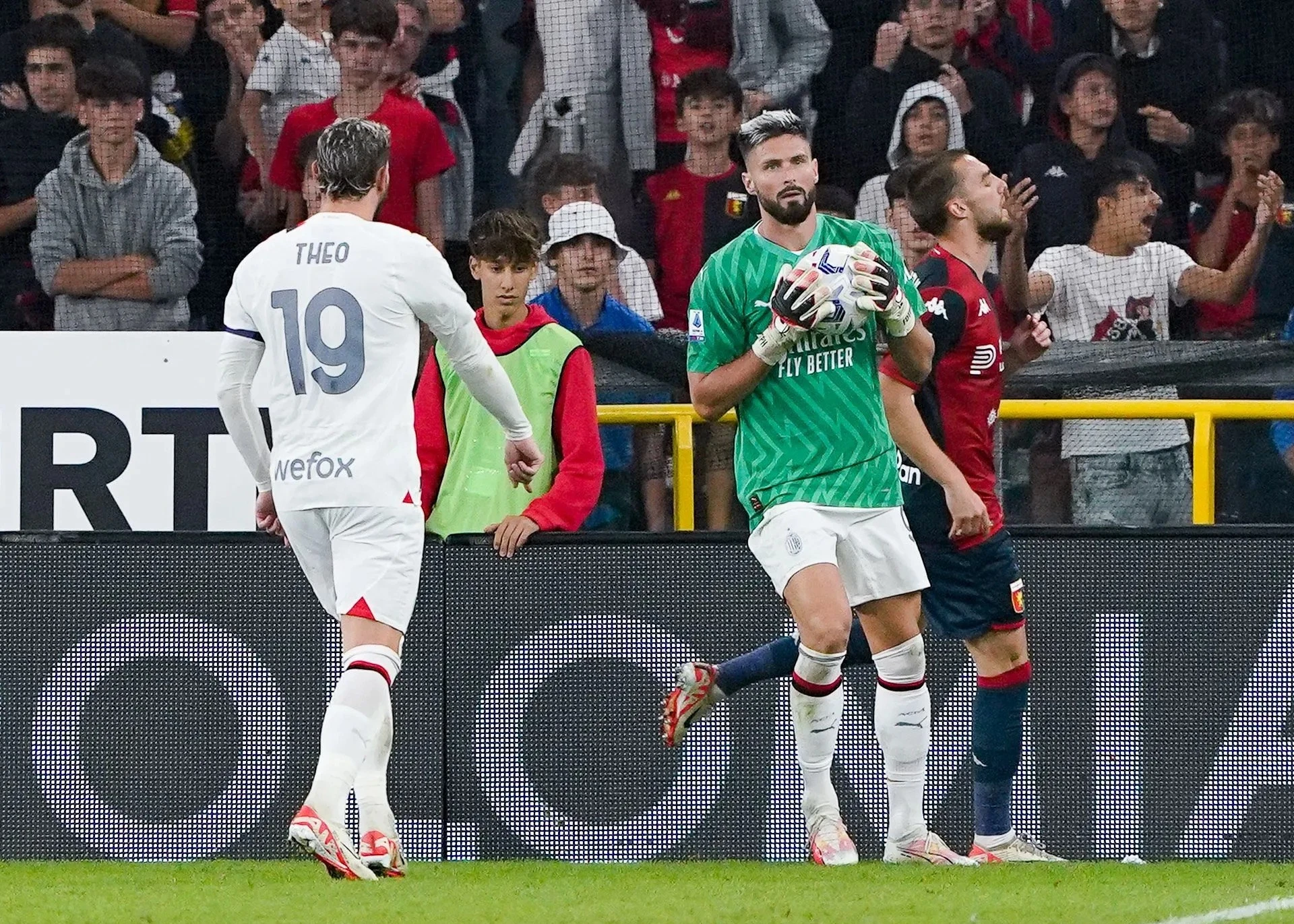 Sudac isključio golmane, Giroud branio za Milan 
