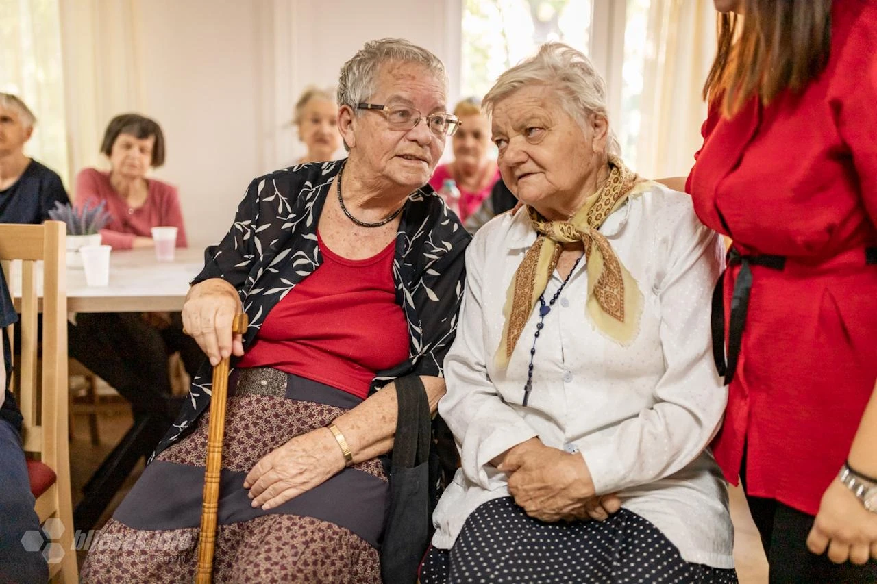 FOTO | Održano književno druženje u mostarskom staračkom domu