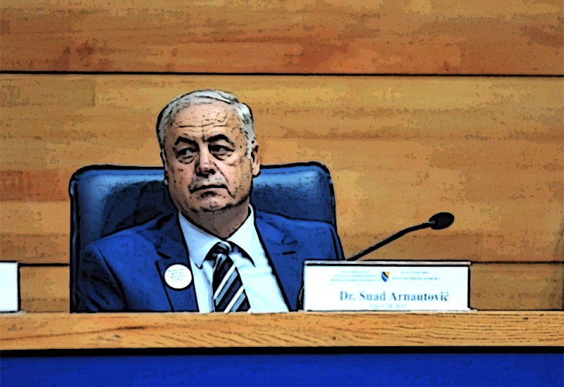Arnautović se žali strancima - Čuvajte nas od političara