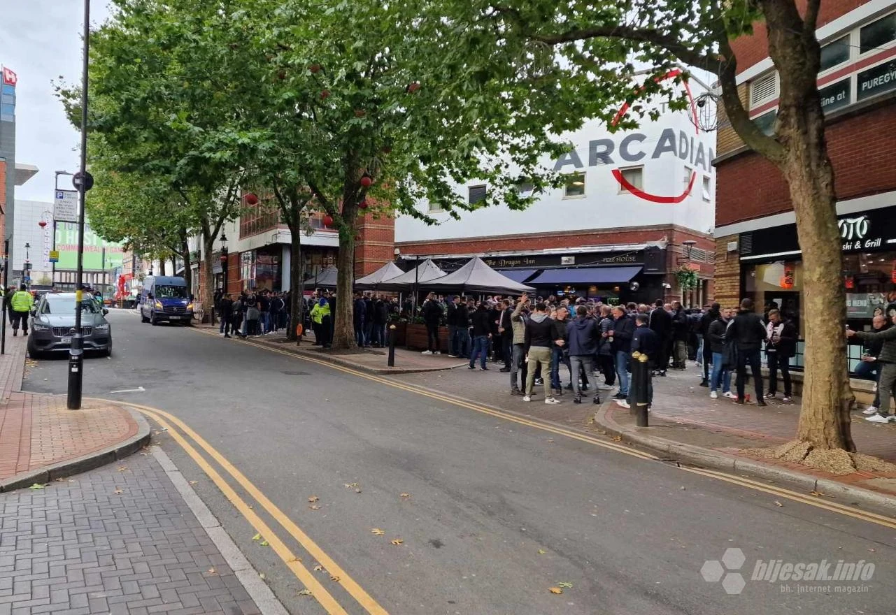 VIDEO | Pjesma na ulicama Birminghama: "Volim Zrinjskog svog!"