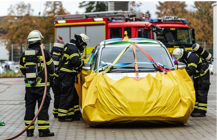 Rješenje za gašenje požara električnih automobila je u – velikoj torbi?!