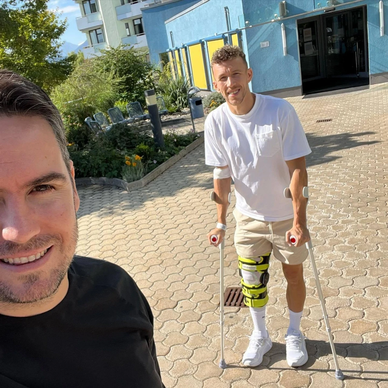 Perišić podijelio fotografiju, Lovren: Sine, ne treba ti desna...