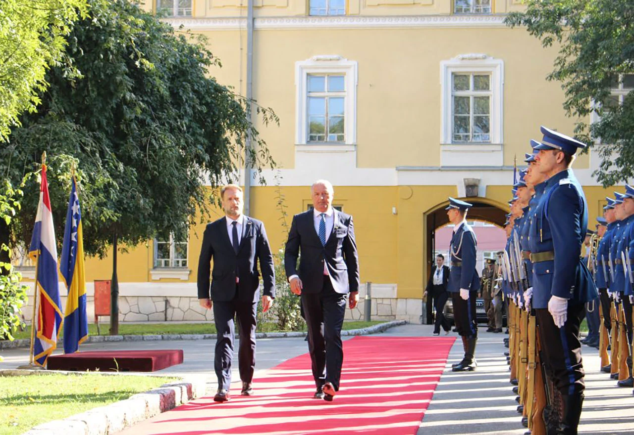 Banožić sa Helezom: Bilateralna vojna suradnja je intenzivna