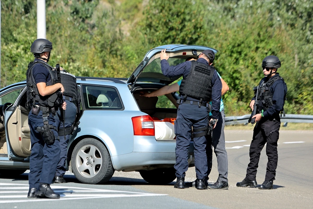 Objavljene snimke s Kosova: Dužnosnik stranke među napadačima na policiju?