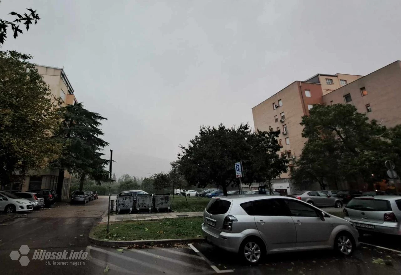 Nevrijeme stiglo u Mostar: Najavljeni udari vjetra i do 80 km/h