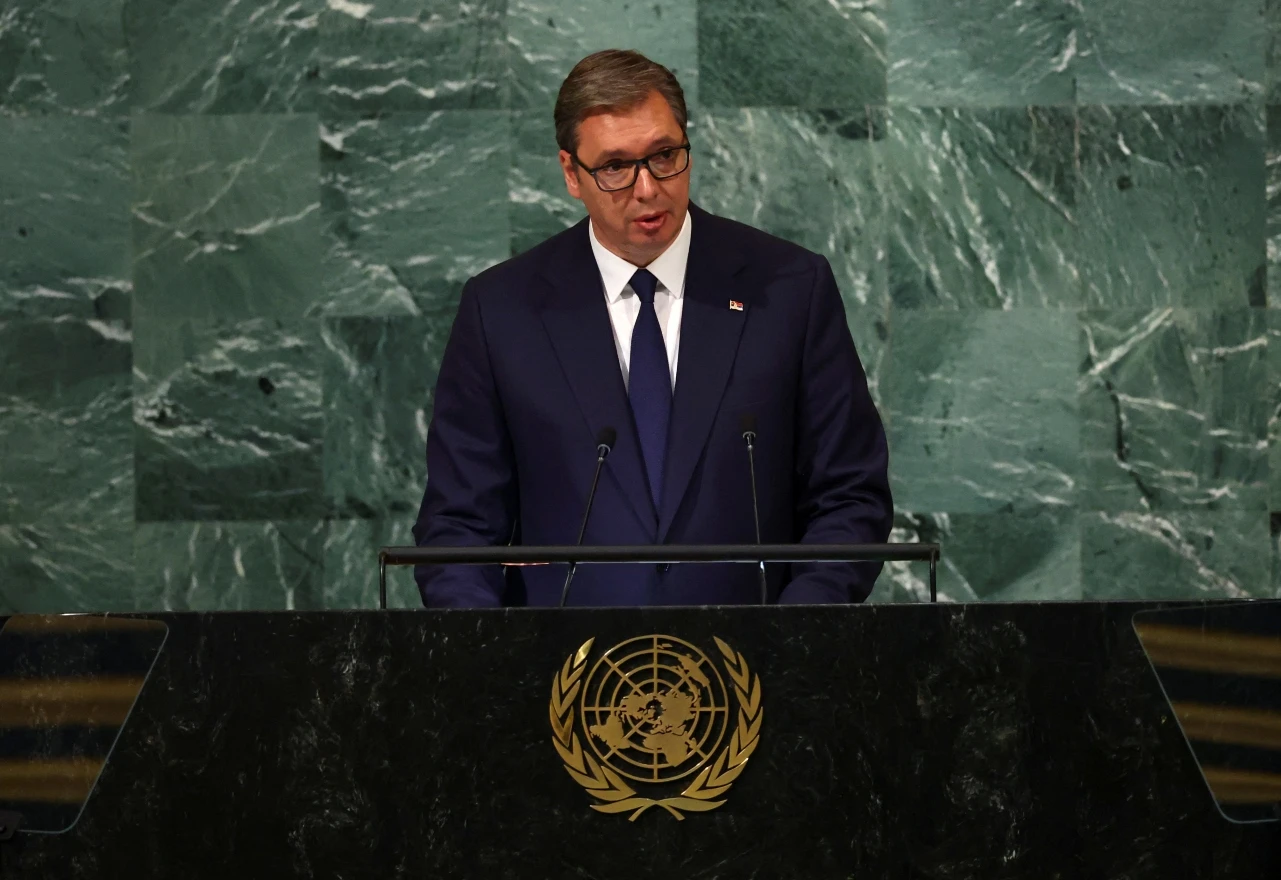 Vučić se narugao pozivu Milanovića da članice UN-a priznaju Kosovo