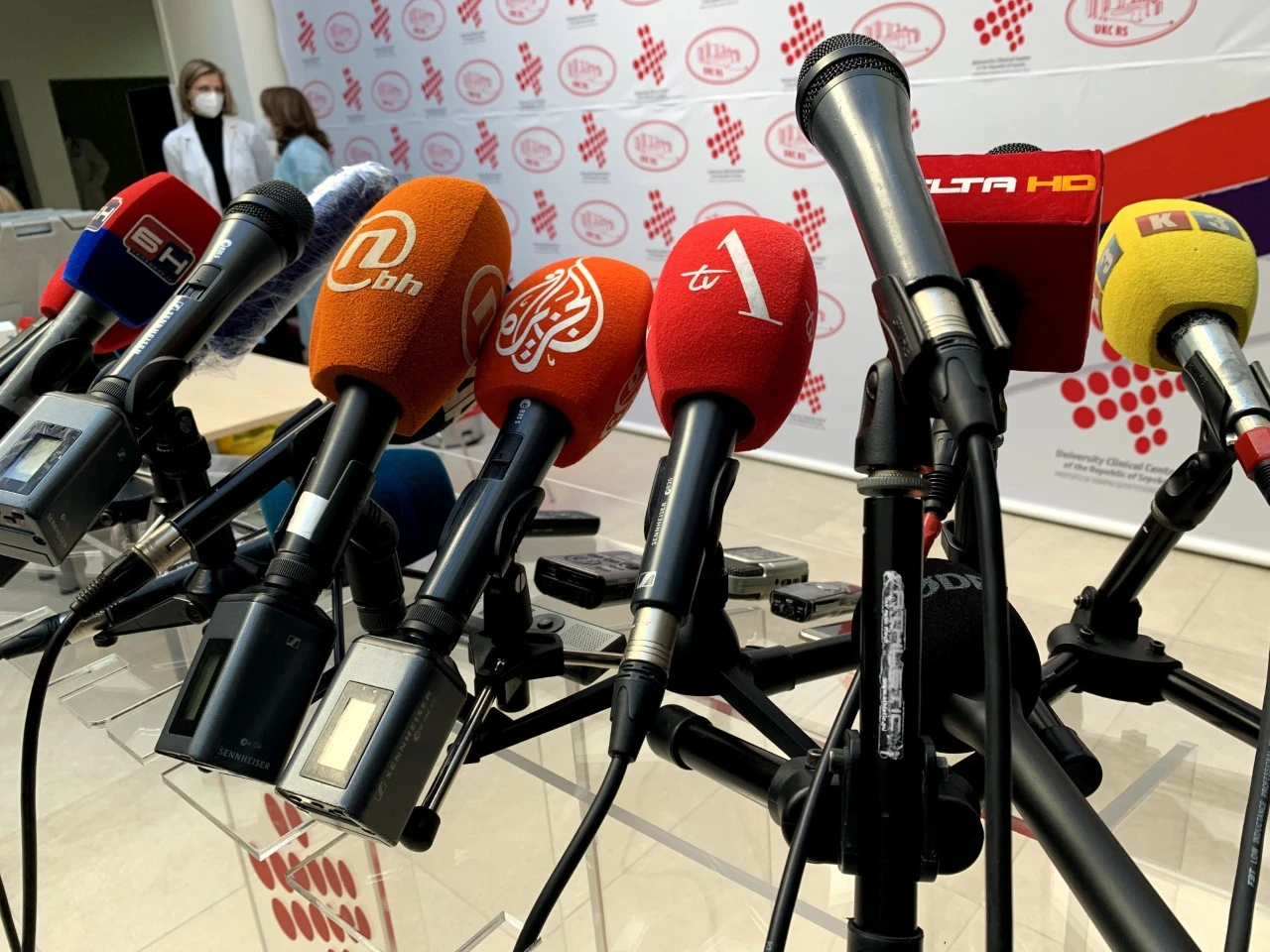 Mediji ne smiju prihvatiti igru protiv medija i šutnju
