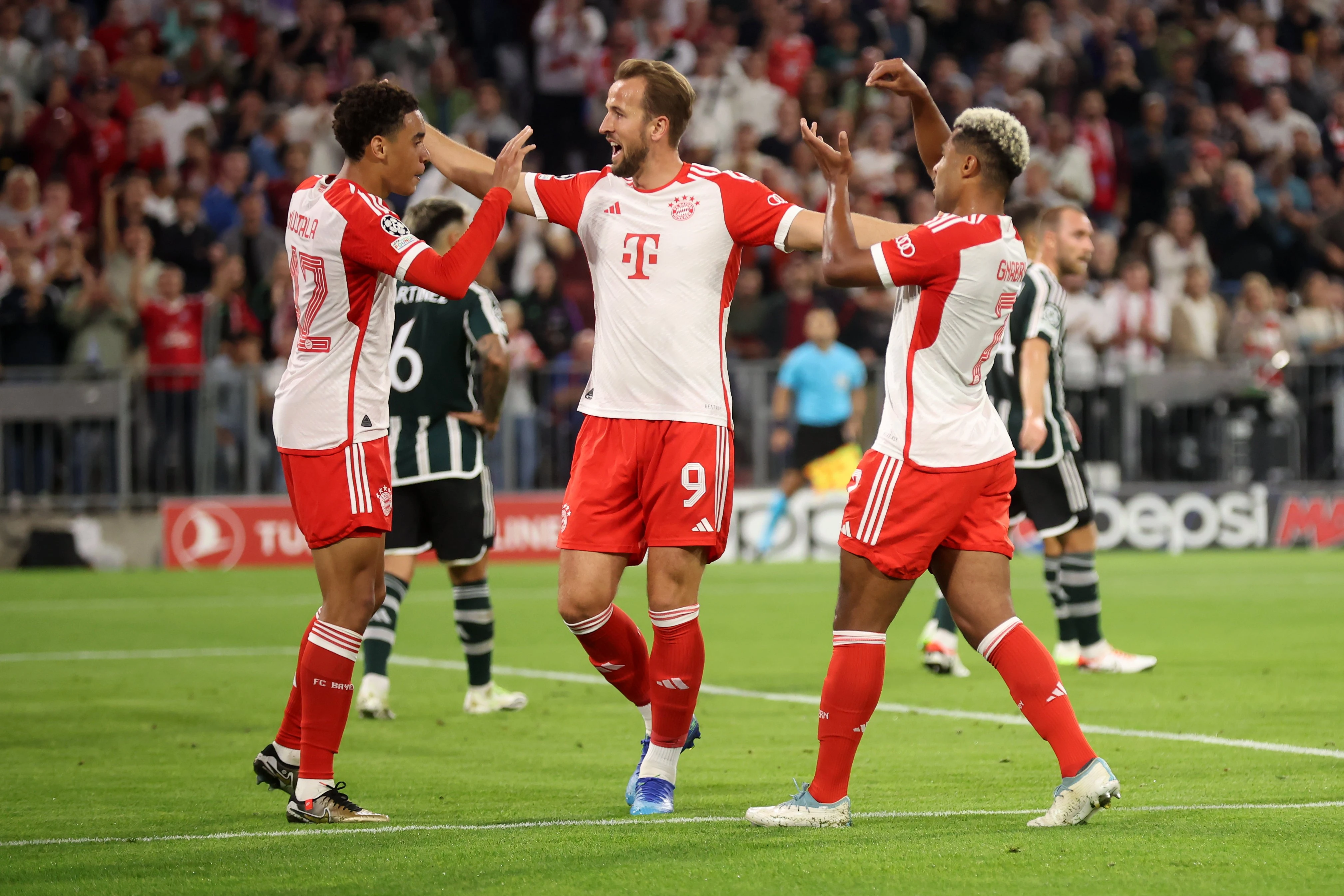 Bayern s 4:3 pobijedio United, Arsenal uvjerljiv protiv PSV-a