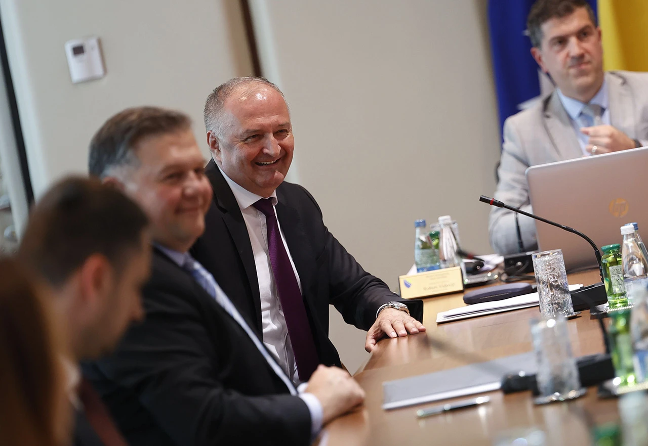 Helez traži rekordan iznos za obranu BiH, Dodikov ministar poručio: To je bahatost i rasipanje
