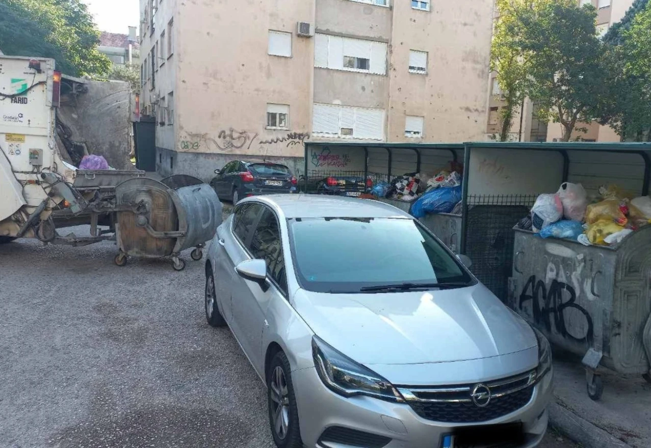 Mostar: Najbezobraznije parkiranje mjeseca