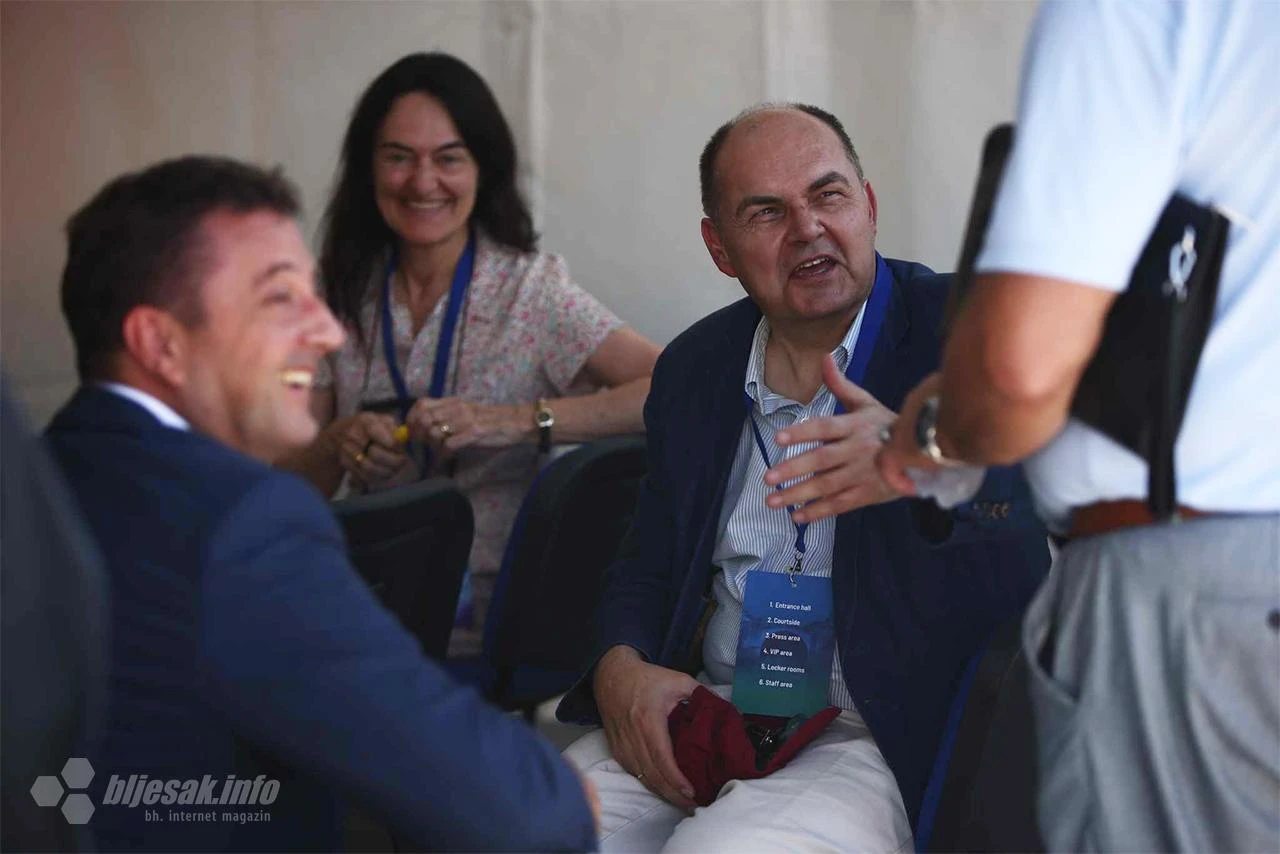 FOTO | Schmidt se sastao sa predstavnicima mostarske vlasti